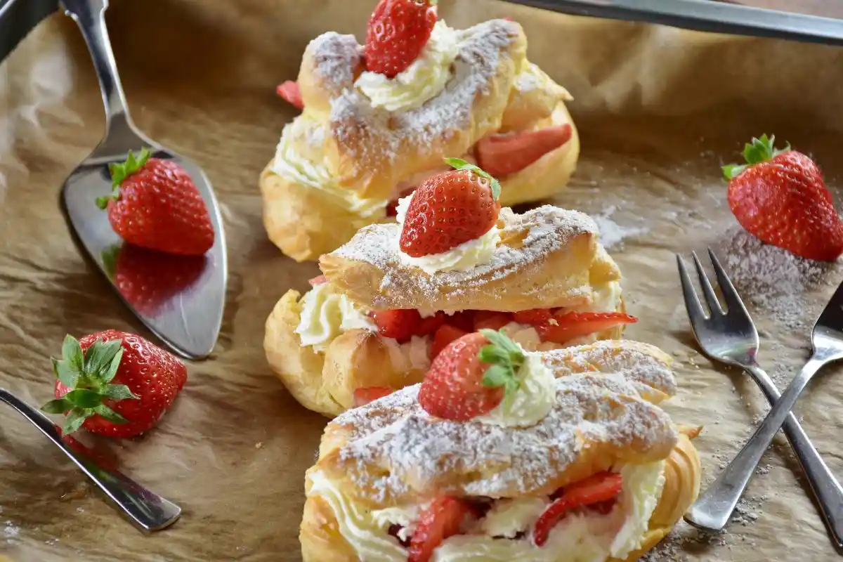 Easy Dessert Recipes with Strawberries and Bananas for Any Occasion